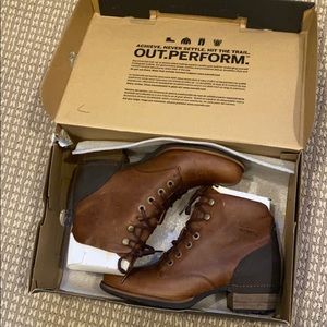 Merrell Shiloh NIB 7 1/2-oak